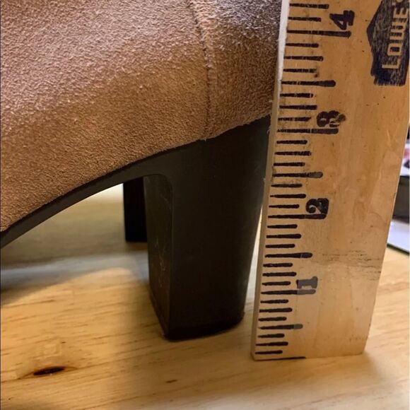 Easy spirit 9 1/2 W heels - Picture 2 of 6